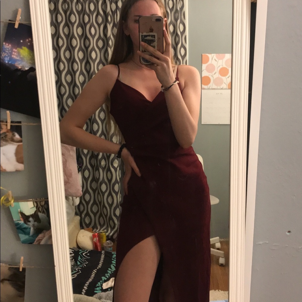 Maroon Leg Slit Prom/Formal Dress